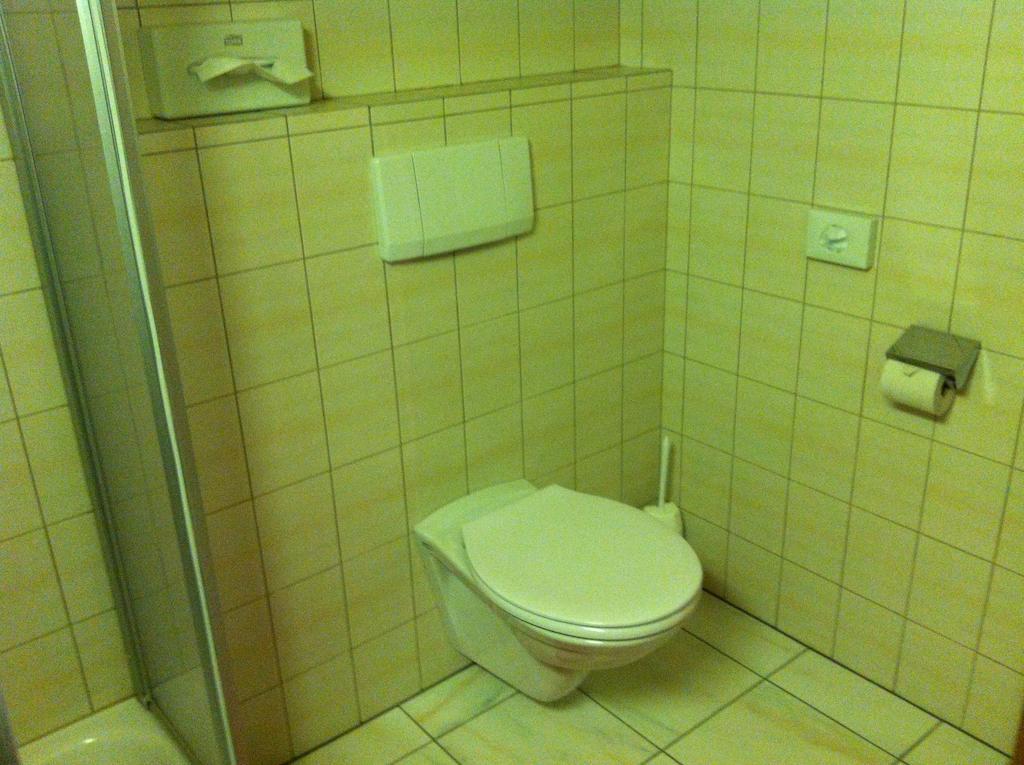 Hotel Garni Pfandl Neustift im Stubaital Habitación foto